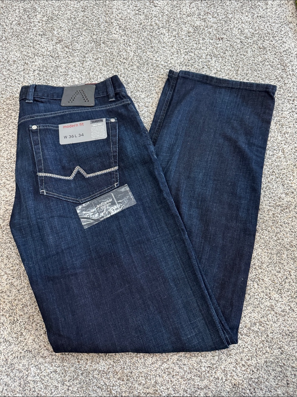 Relaxed Fit Men’s Jeans in Dark Blue - Modern Fit